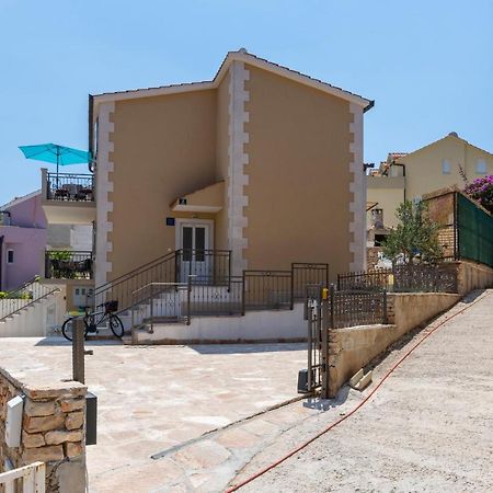 Apartments Listes Milna  Kültér fotó