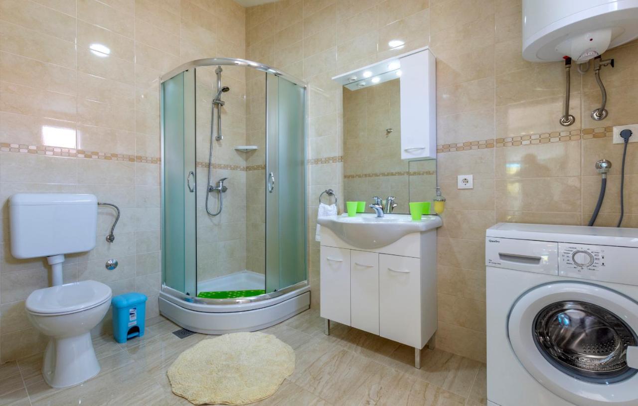 Apartments Listes Milna  Kültér fotó