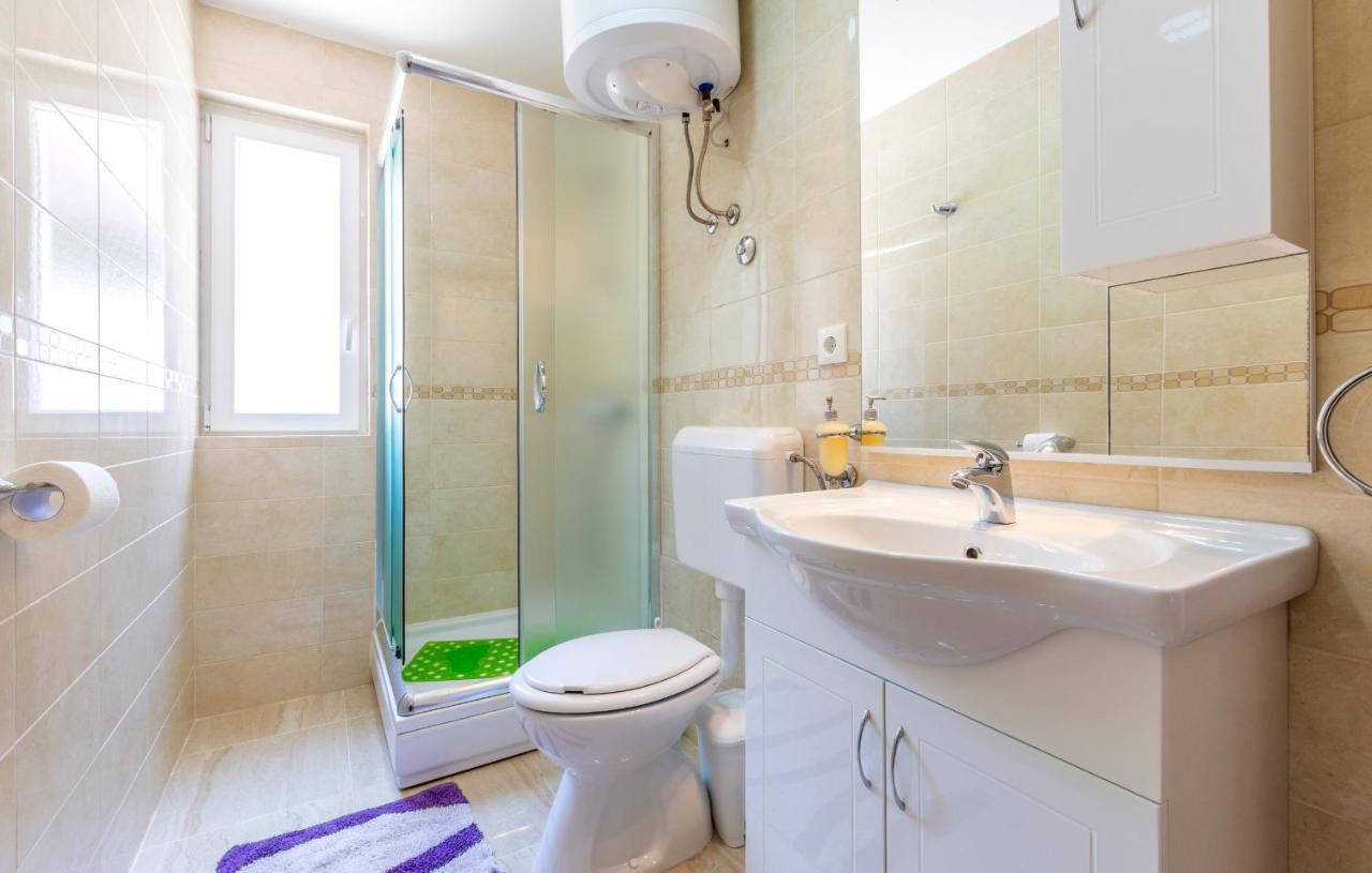Apartments Listes Milna  Kültér fotó
