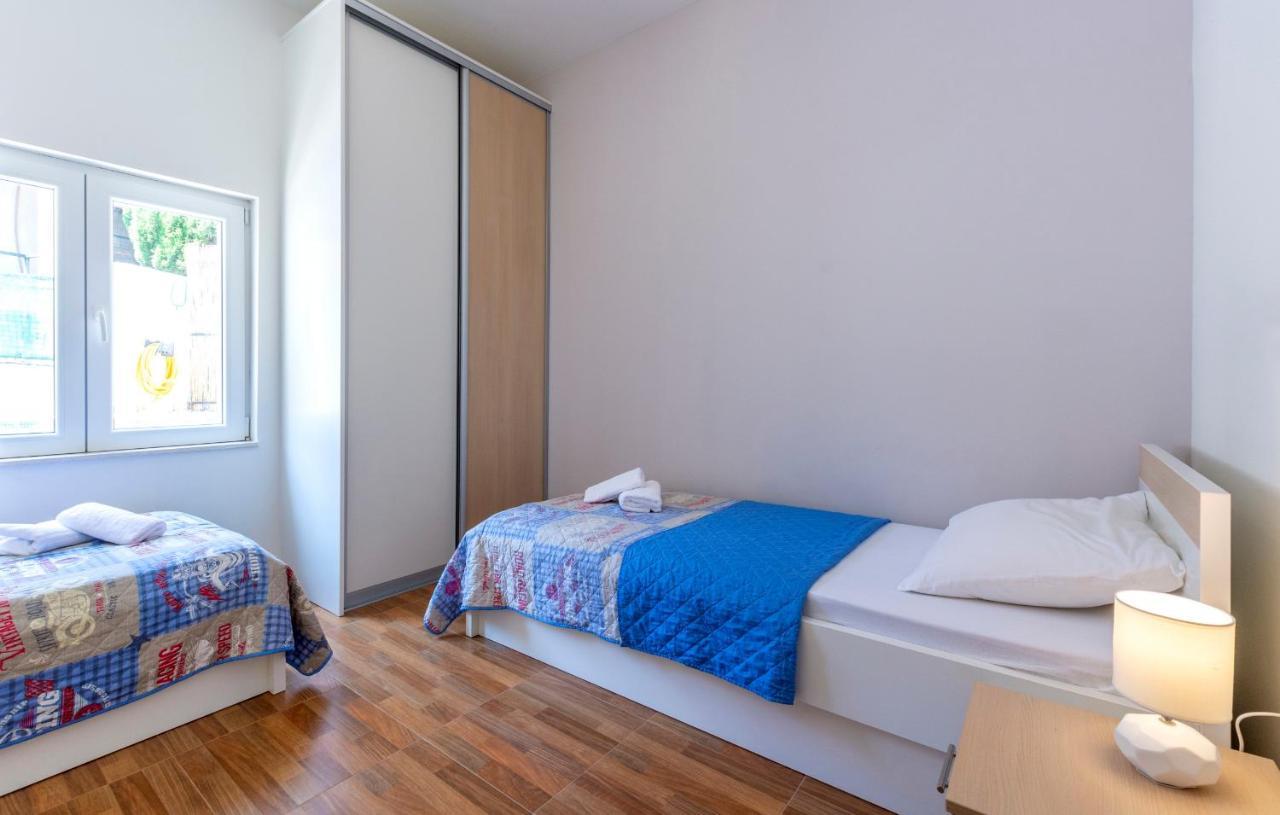 Apartments Listes Milna  Kültér fotó