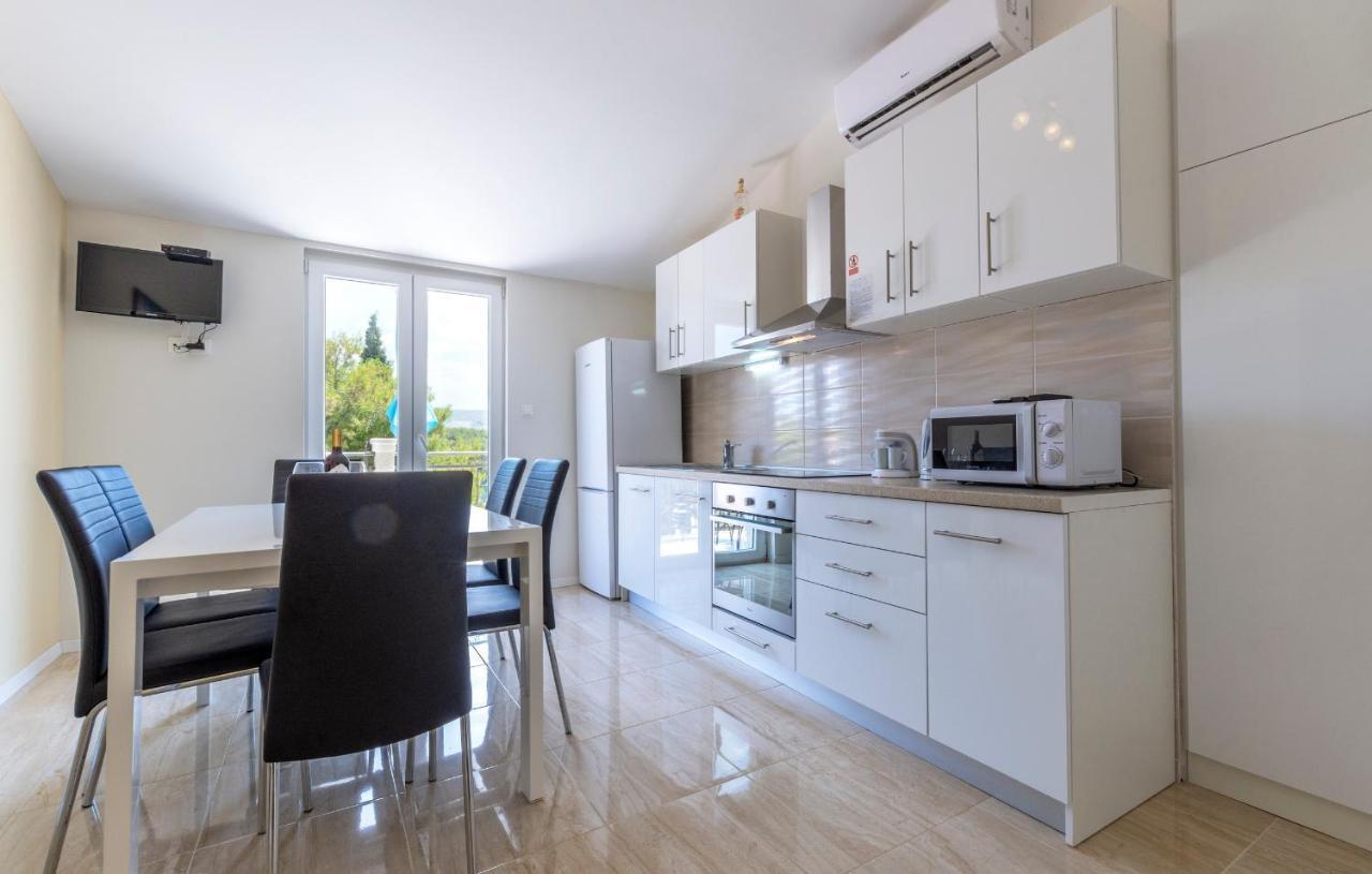 Apartments Listes Milna  Kültér fotó